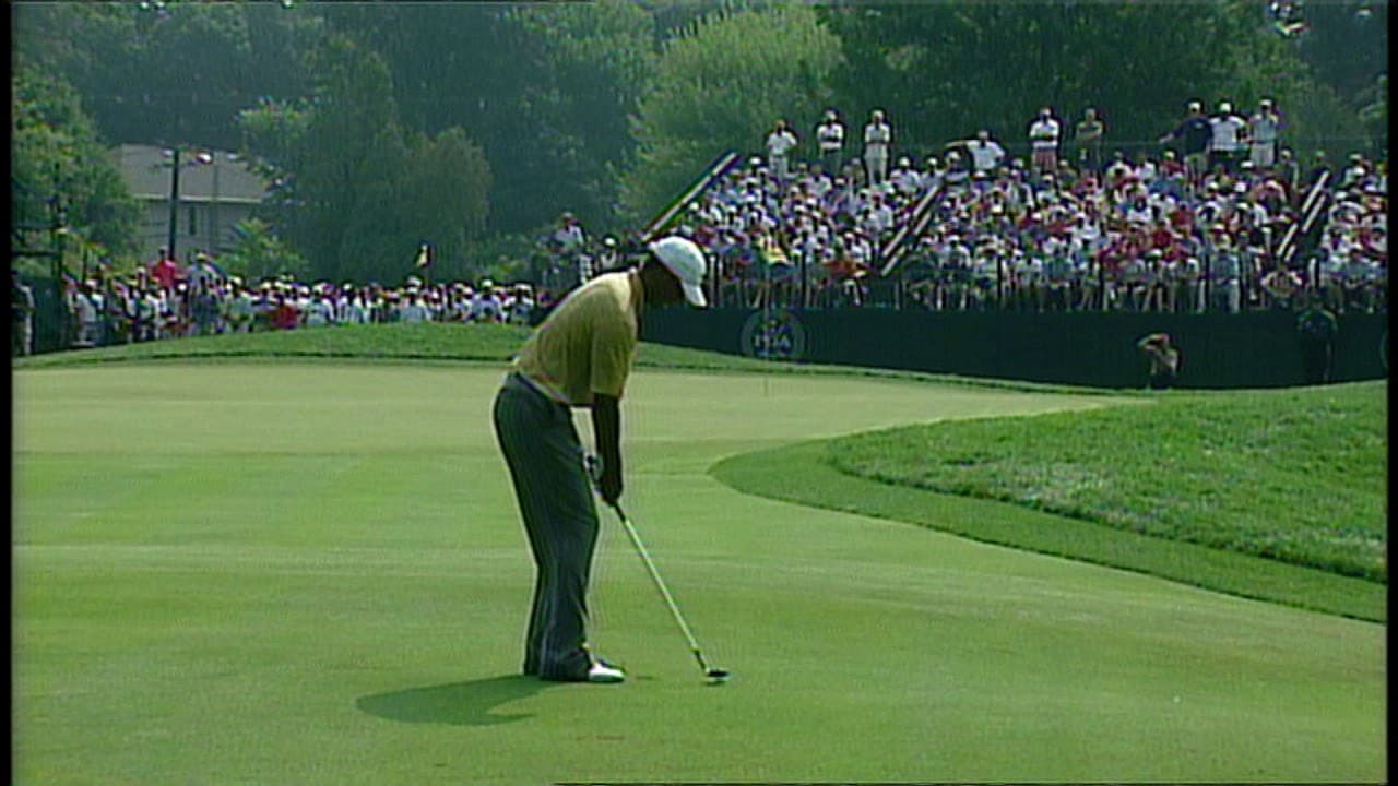 Tiger Woods Chips In on the 10th Hole | 2005 PGA Championship at Baltusrol